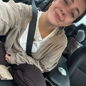 Meet your Posher, Abby